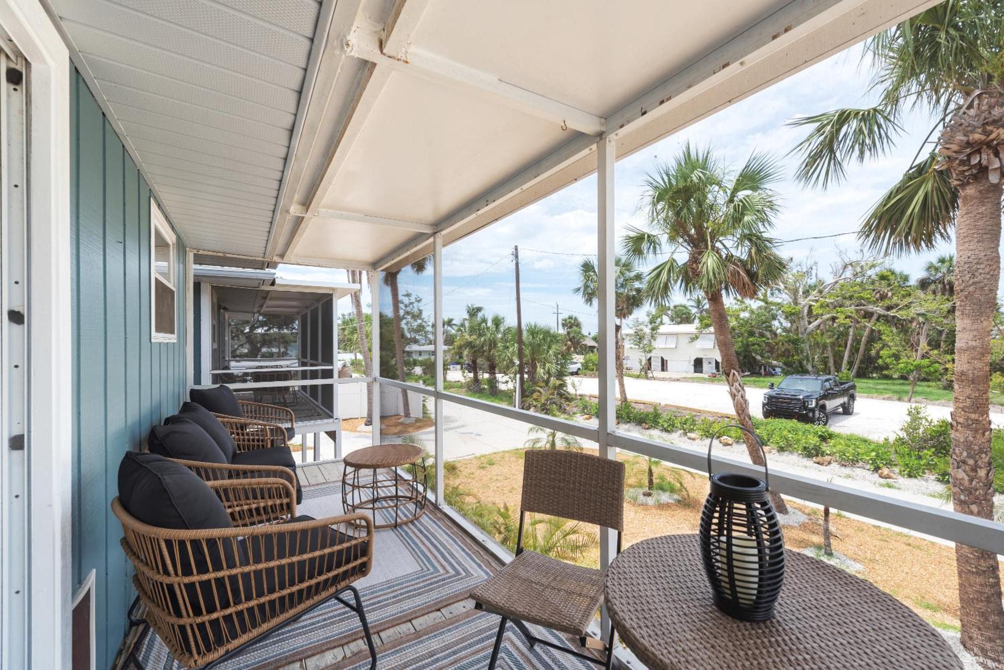 Beach Bungalow 1 By Sun Palace Vacations フォートマイヤーズビーチ エクステリア 写真