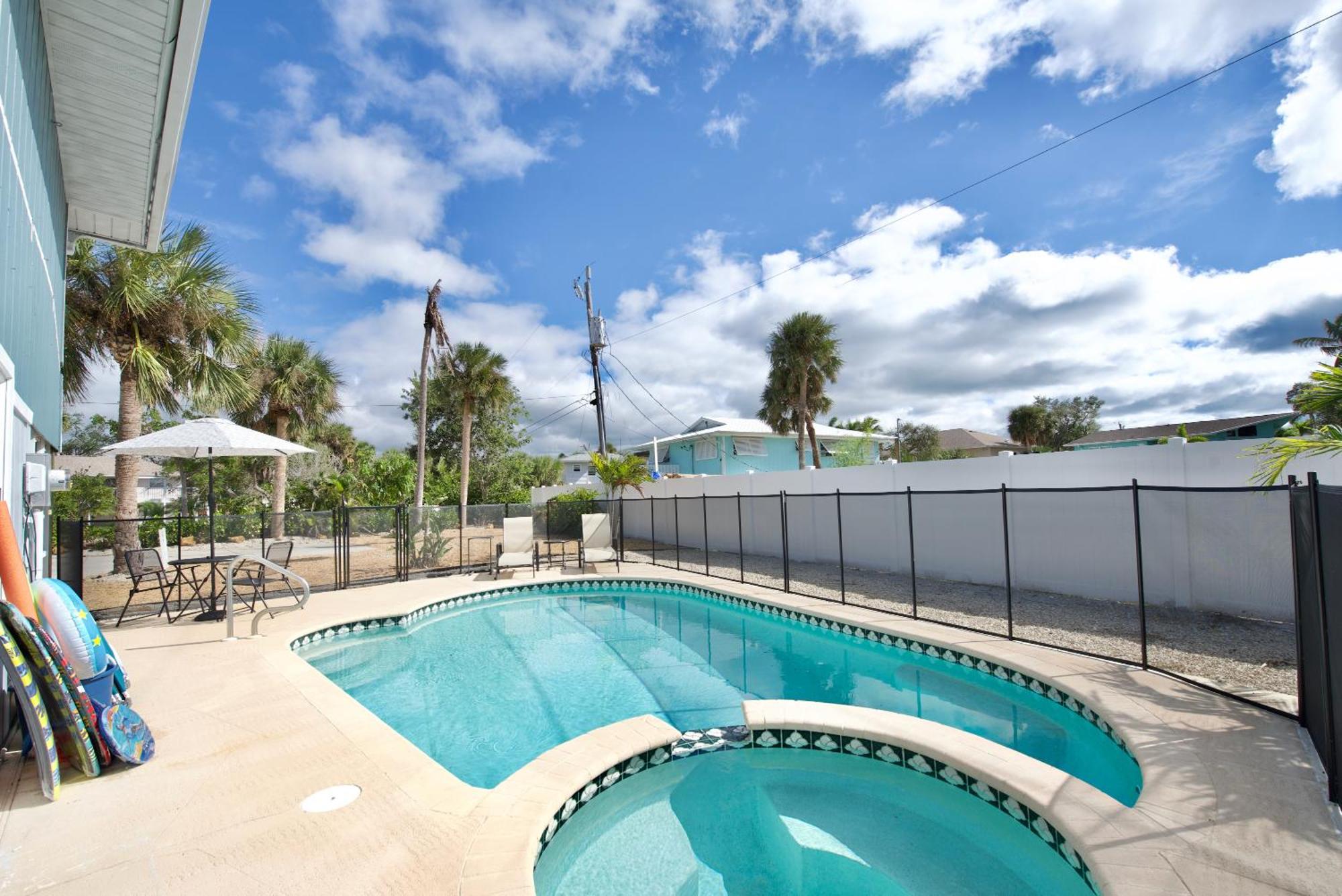 Beach Bungalow 1 By Sun Palace Vacations フォートマイヤーズビーチ エクステリア 写真